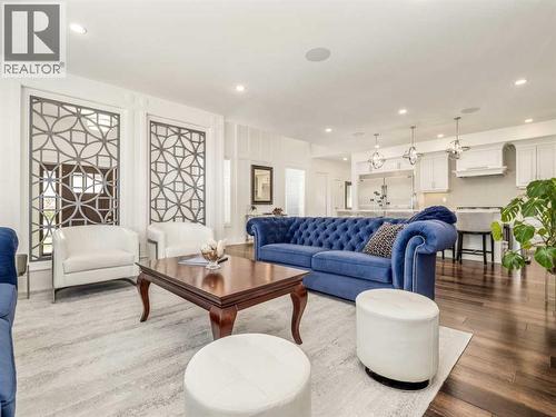 245 Prairie Rose Place S, Lethbridge, AB - Indoor Photo Showing Living Room