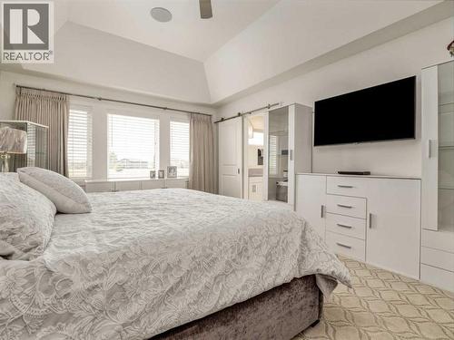 245 Prairie Rose Place S, Lethbridge, AB - Indoor Photo Showing Bedroom