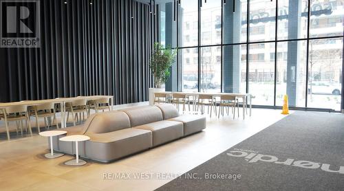 630 - 500 Wilson Avenue, Toronto, ON - Indoor Photo Showing Other Room