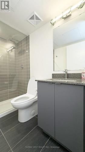 630 - 500 Wilson Avenue, Toronto, ON - Indoor Photo Showing Bathroom