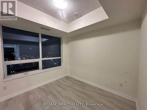 821 - 3270 Sheppard Avenue E, Toronto, ON - Indoor Photo Showing Other Room