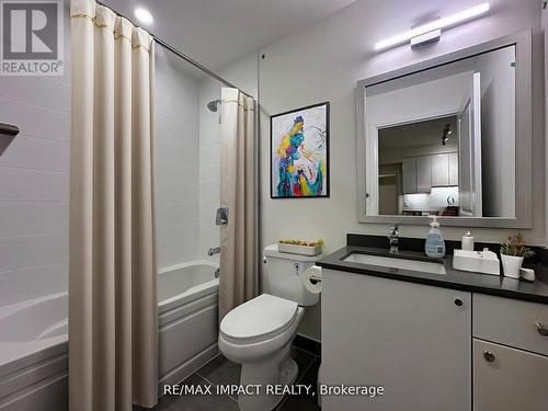 821 - 3270 Sheppard Avenue E, Toronto, ON - Indoor Photo Showing Bathroom