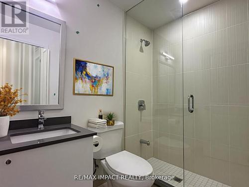 821 - 3270 Sheppard Avenue E, Toronto, ON - Indoor Photo Showing Bathroom