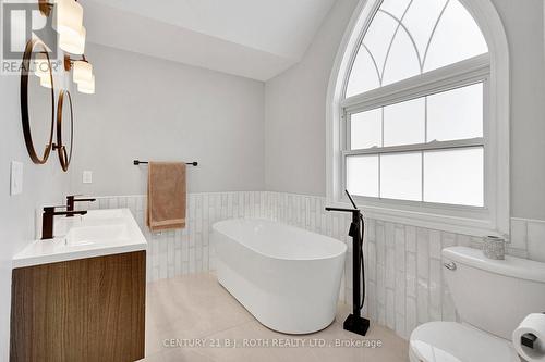 10 Brian Crescent, Adjala-Tosorontio, ON - Indoor Photo Showing Bathroom