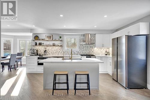 10 Brian Crescent, Adjala-Tosorontio, ON - Indoor Photo Showing Kitchen With Upgraded Kitchen