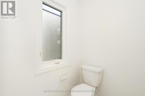 89 Berkely Street, Wasaga Beach, ON - Indoor Photo Showing Bathroom