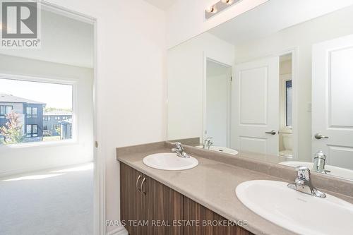 89 Berkely Street, Wasaga Beach, ON - Indoor Photo Showing Bathroom
