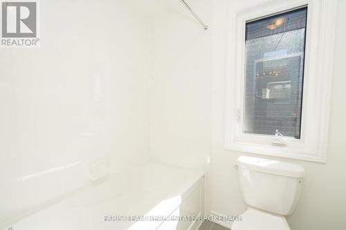 89 Berkely Street, Wasaga Beach, ON - Indoor Photo Showing Bathroom