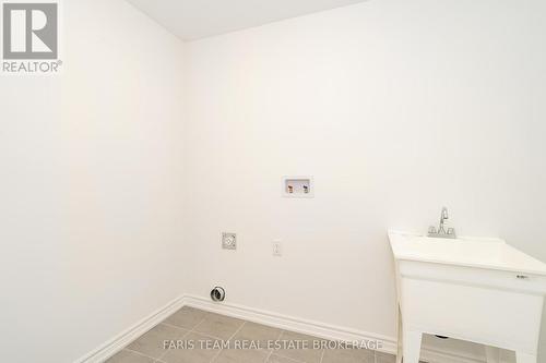 89 Berkely Street, Wasaga Beach, ON - Indoor