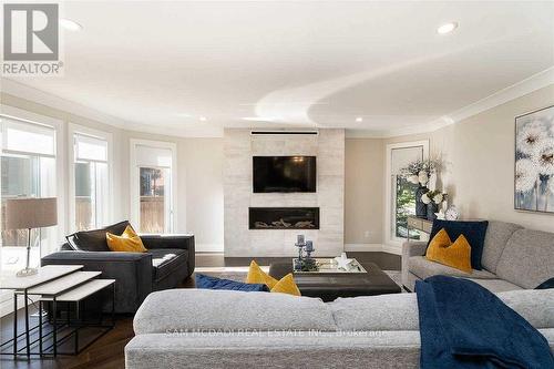 2064 Almira Court, Mississauga, ON - Indoor Photo Showing Living Room With Fireplace