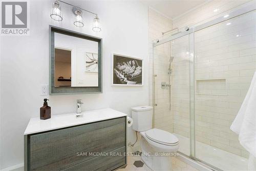 2064 Almira Court, Mississauga, ON - Indoor Photo Showing Bathroom