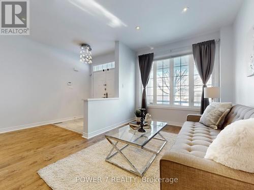 3 Demoray Court, Markham, ON - Indoor Photo Showing Living Room