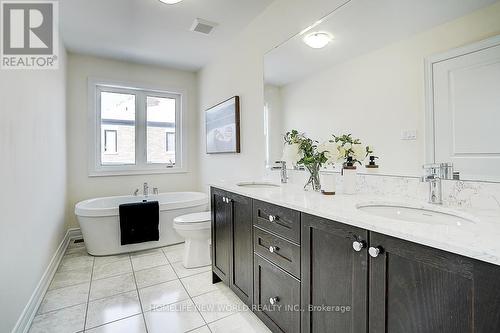 2 Hercules Club Drive, Richmond Hill, ON - Indoor Photo Showing Bathroom