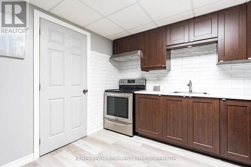 9 Broadpoint Street, Wasaga Beach, ON - Indoor Photo Showing Kitchen