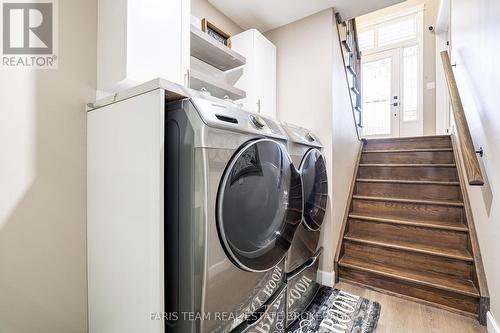 9 Broadpoint Street, Wasaga Beach, ON - Indoor Photo Showing Laundry Room