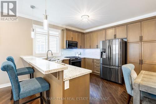 9 Broadpoint Street, Wasaga Beach, ON - Indoor Photo Showing Kitchen