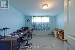 Lower level office (7th bedroom?) - 