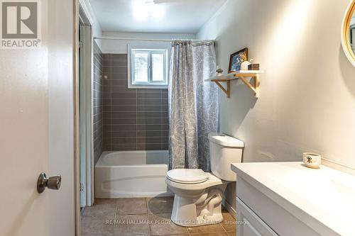 72 Maitland Drive, Barrie, ON - Indoor Photo Showing Bathroom