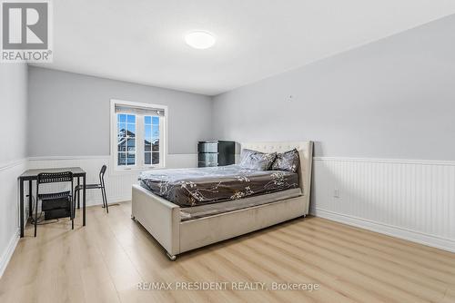 7031 Graydon Court, Mississauga, ON - Indoor Photo Showing Bedroom