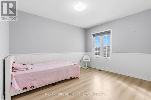 7031 Graydon Court, Mississauga, ON - Indoor Photo Showing Bedroom