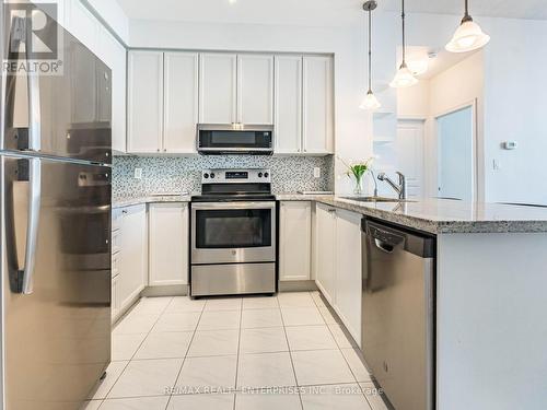 605 - 70 Port Street E, Mississauga, ON - Indoor Photo Showing Kitchen With Upgraded Kitchen