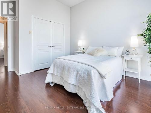 605 - 70 Port Street E, Mississauga, ON - Indoor Photo Showing Bedroom