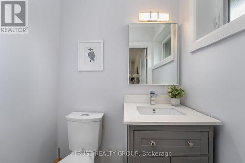 18 Deanecrest Road, Toronto, ON - Indoor Photo Showing Bathroom