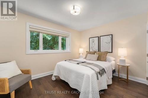 18 Deanecrest Road, Toronto, ON - Indoor Photo Showing Bedroom