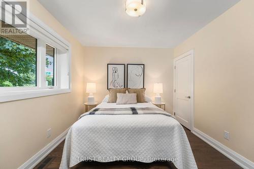 18 Deanecrest Road, Toronto, ON - Indoor Photo Showing Bedroom