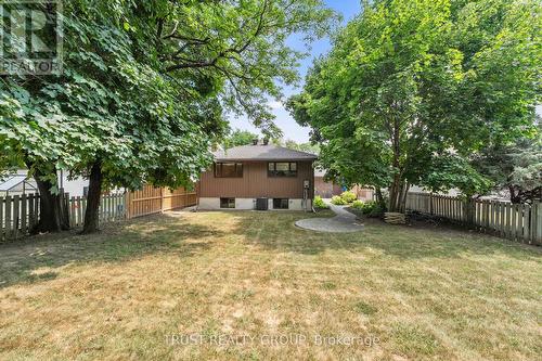 18 Deanecrest Road, Toronto, ON - Outdoor