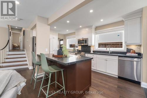 18 Deanecrest Road, Toronto, ON - Indoor Photo Showing Kitchen With Upgraded Kitchen