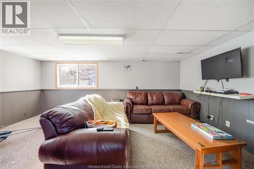 9 Mckee, Wallaceburg, ON - Indoor