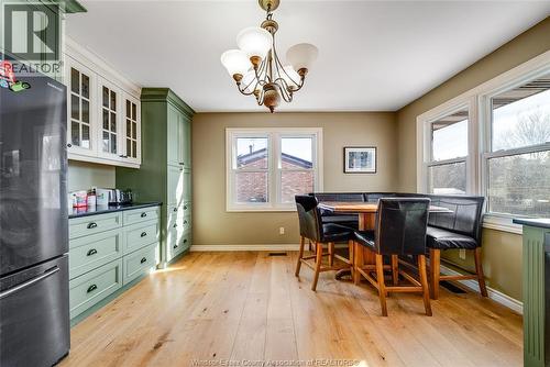 9 Mckee, Wallaceburg, ON - Indoor Photo Showing Dining Room