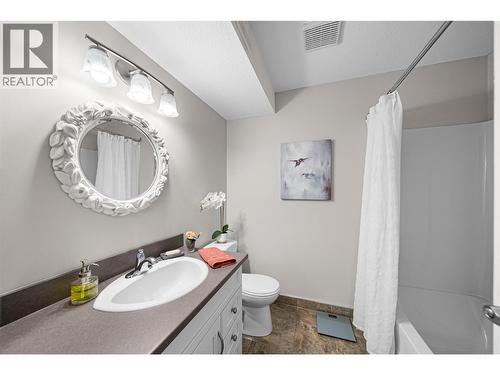 1750 Mckinley Court Unit# 4, Kamloops, BC - Indoor Photo Showing Bathroom