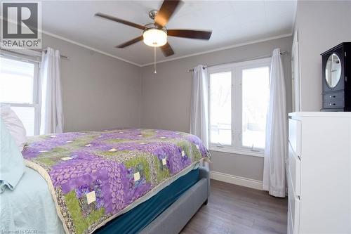 302 East 27Th Street, Hamilton, ON - Indoor Photo Showing Bedroom