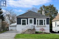 302 EAST 27TH Street  Hamilton, ON L8V 3G6