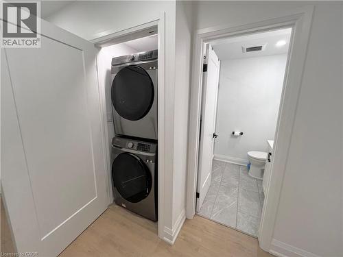 31 Colin Crescent, Hamilton, ON - Indoor Photo Showing Laundry Room