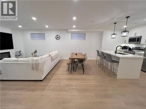 31 Colin Crescent, Hamilton, ON - Indoor Photo Showing Basement