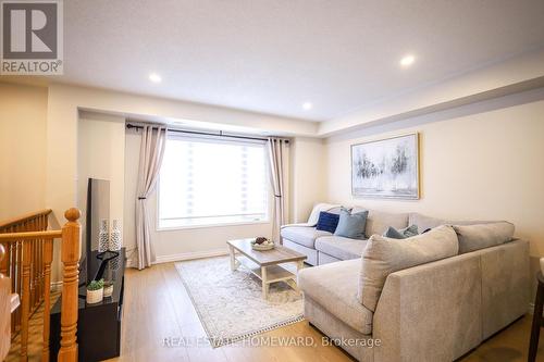 51 - 5650 Winston Churchill Boulevard, Mississauga, ON - Indoor Photo Showing Living Room