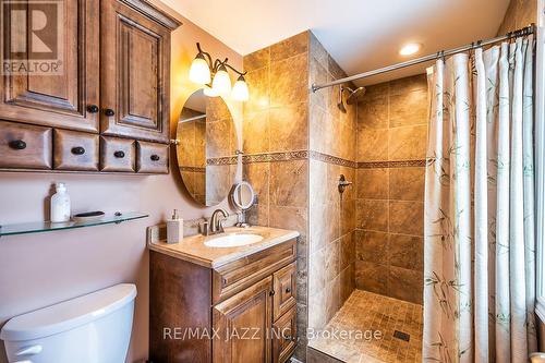 14 Goldpine Avenue, Clarington (Courtice), ON - Indoor Photo Showing Bathroom