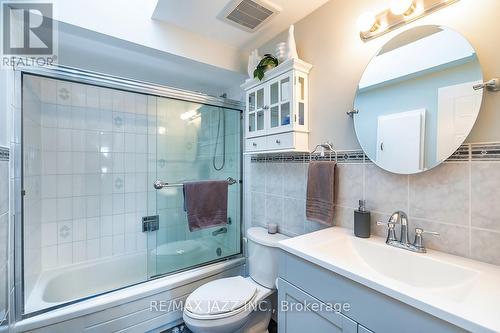 14 Goldpine Avenue, Clarington (Courtice), ON - Indoor Photo Showing Bathroom