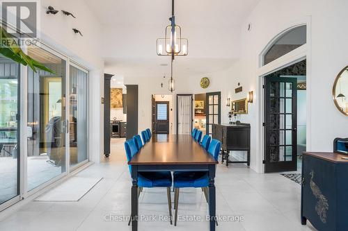 583724 Sideroad 60, Chatsworth, ON - Indoor Photo Showing Dining Room