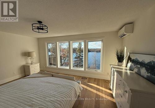 326 Indian Point Road, Kawartha Lakes (Bexley), ON - Indoor Photo Showing Bedroom