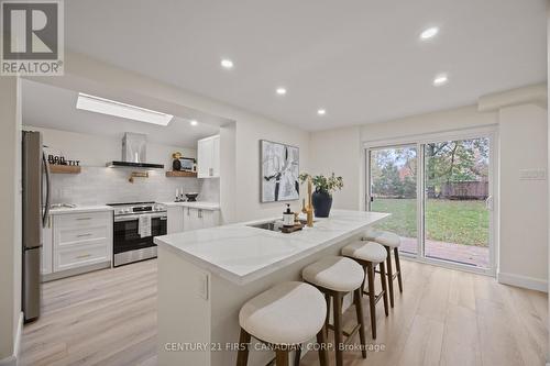 14 Euclid Avenue, London South (South F), ON - Indoor Photo Showing Kitchen With Upgraded Kitchen