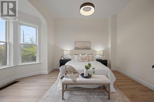 14 Euclid Avenue, London South (South F), ON - Indoor Photo Showing Bedroom