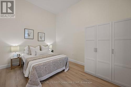 14 Euclid Avenue, London South (South F), ON - Indoor Photo Showing Bedroom