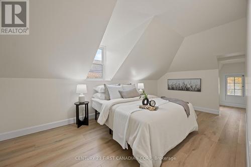 14 Euclid Avenue, London South (South F), ON - Indoor Photo Showing Bedroom