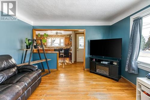 154 Charette Avenue, Chelmsford, ON - Indoor Photo Showing Living Room