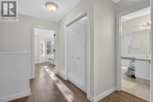 41 Sandarac Villas Nw, Calgary, AB - Indoor Photo Showing Other Room