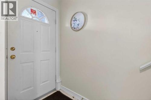 41 Sandarac Villas Nw, Calgary, AB - Indoor Photo Showing Other Room
